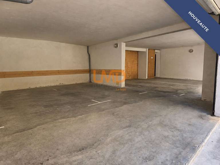 Maison Velleron - 9 chambres - 370m²