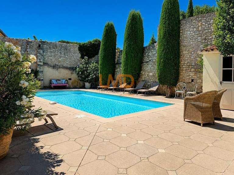 Maison Velleron - 9 chambres - 370m²