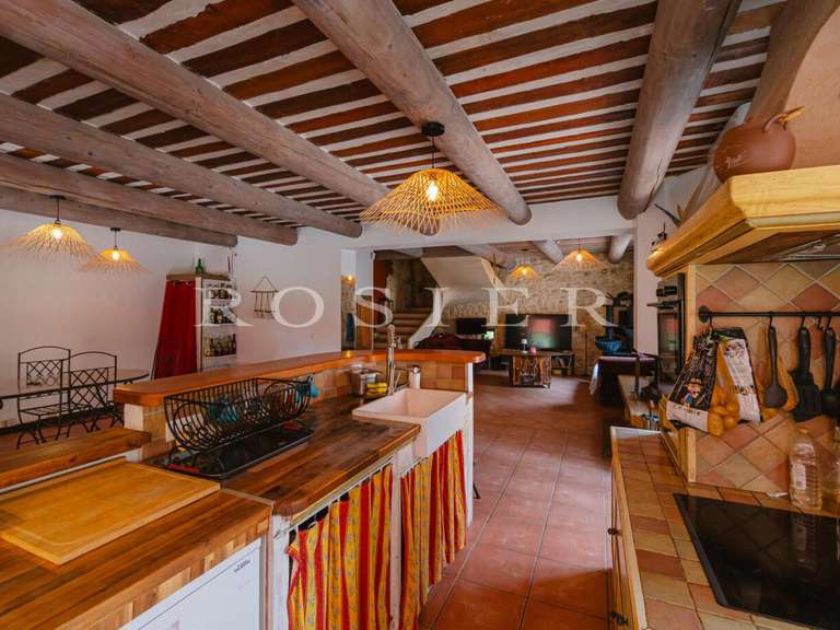 Villa Velleron - 9 chambres - 282m²
