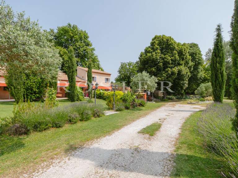 Villa Velleron - 9 chambres - 282m²