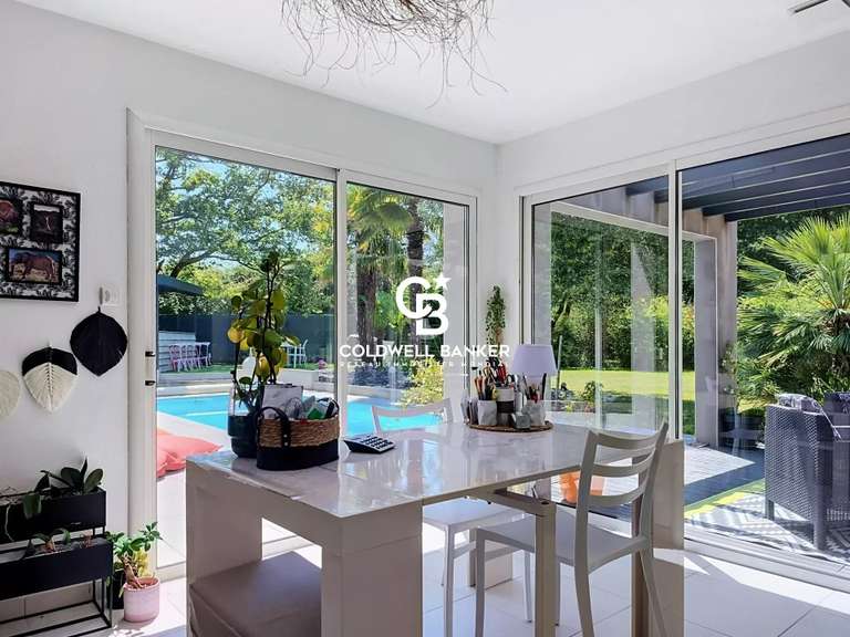 Maison Venansault - 3 chambres - 167m²