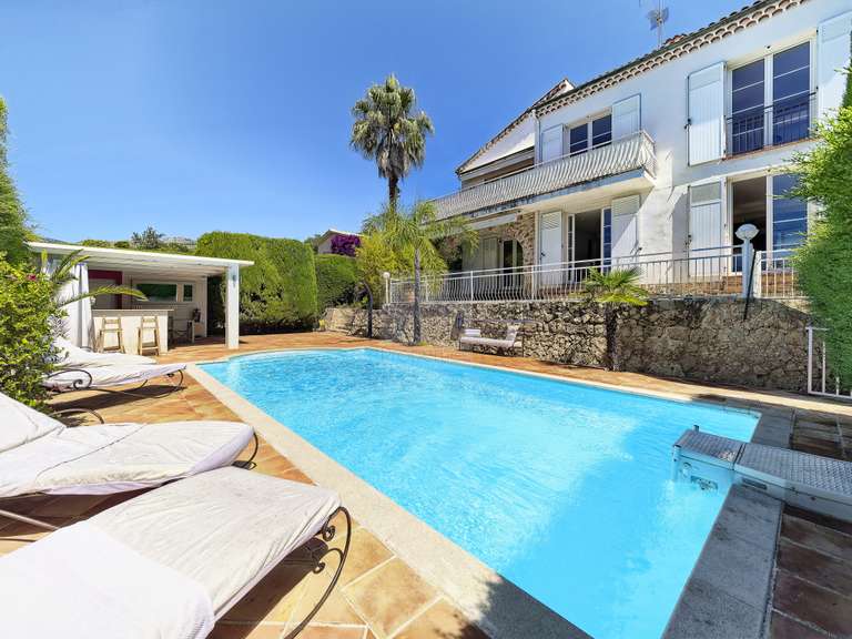 Maison Vence - 5 chambres - 207m²