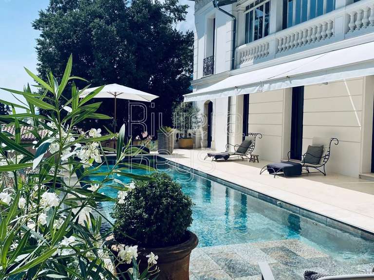 Maison Vence - 7 chambres - 197m²