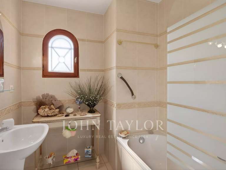 Maison Vence - 4 chambres - 194m²