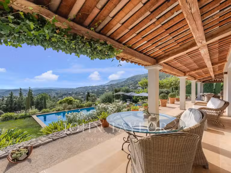 Maison Vence - 3 chambres - 220m²