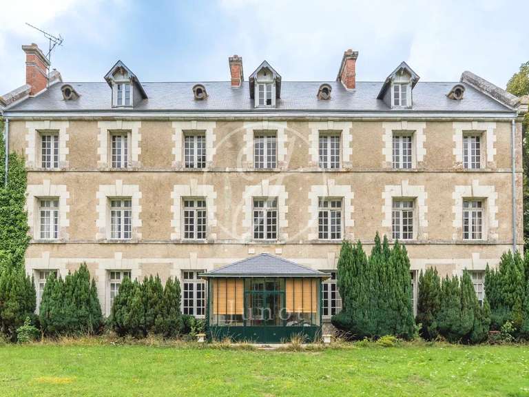 Château Vendôme - 8 chambres - 1000m²