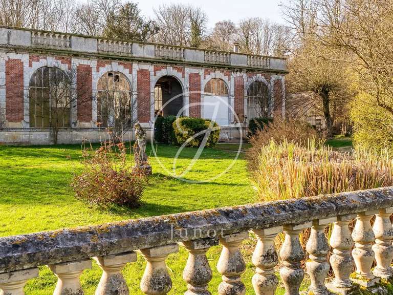 Château Vendôme - 17 chambres - 2800m²