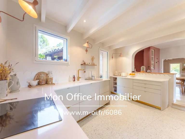 Maison Venelles - 5 chambres - 230m²