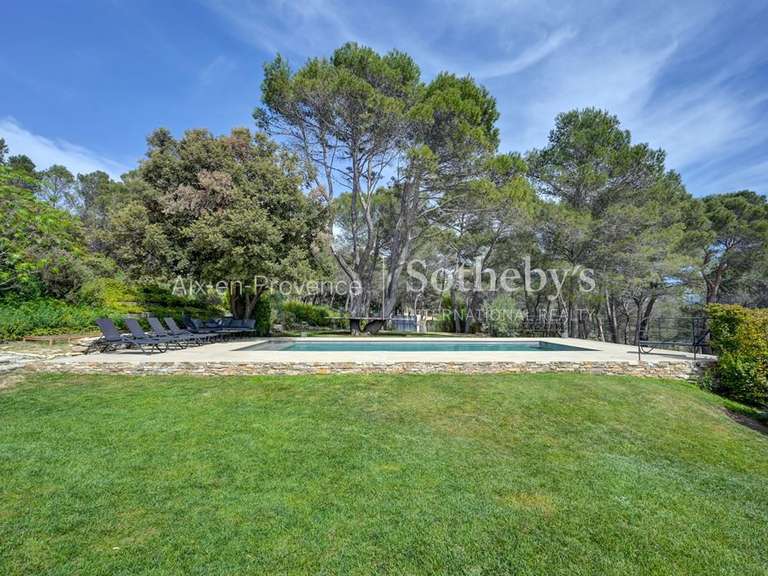 Maison Venelles - 8 chambres - 300m²