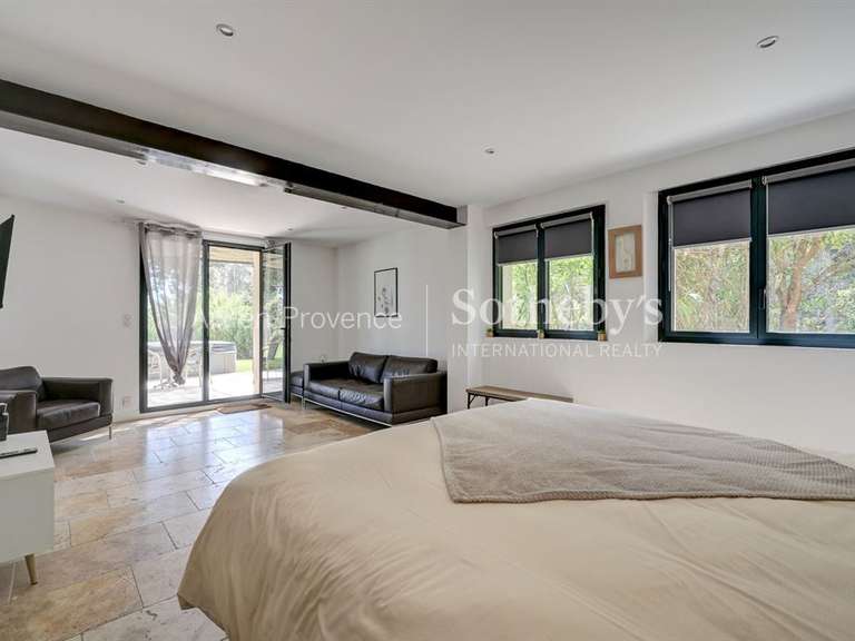 Maison Venelles - 8 chambres - 300m²
