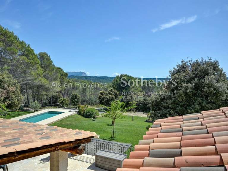 Maison Venelles - 8 chambres - 300m²