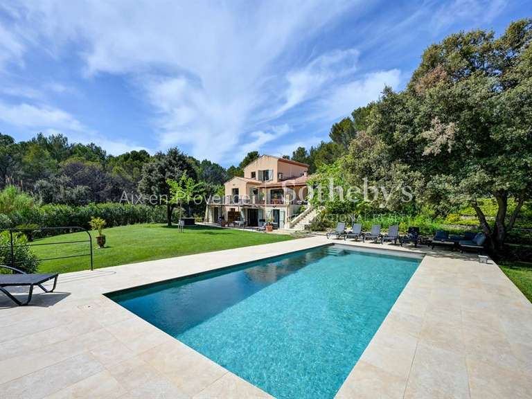 Maison Venelles - 8 chambres - 300m²