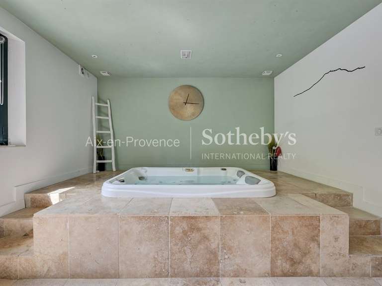 Maison Venelles - 8 chambres - 300m²