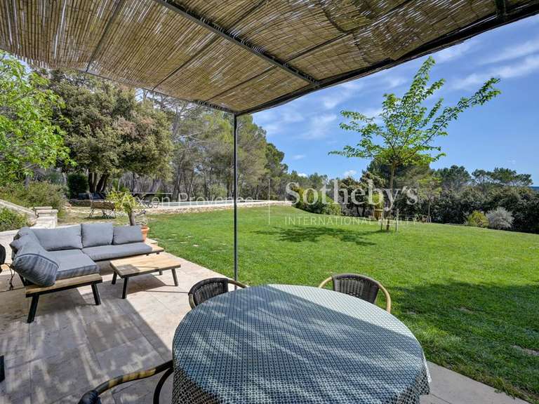 Maison Venelles - 8 chambres - 300m²