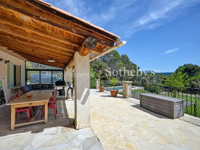Maison Venelles - 8 chambres - 300m²