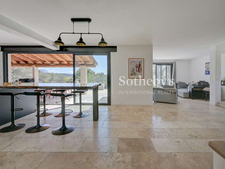 Maison Venelles - 8 chambres - 300m²