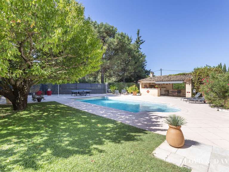 Maison Venelles - 5 chambres - 260m²