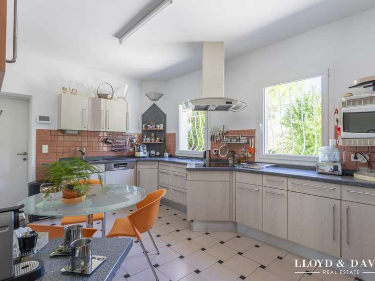Maison Venelles - 5 chambres - 260m²