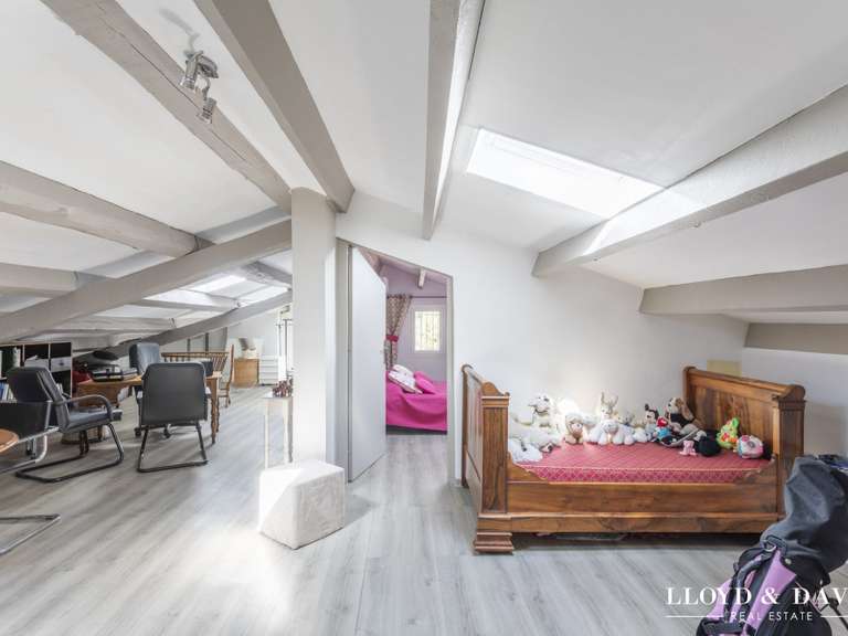Maison Venelles - 5 chambres - 260m²