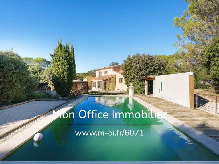 Villa Venelles - 5 chambres - 200m²
