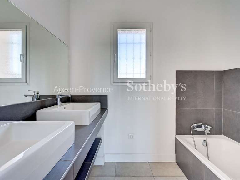 House Ventabren - 4 bedrooms - 135m²