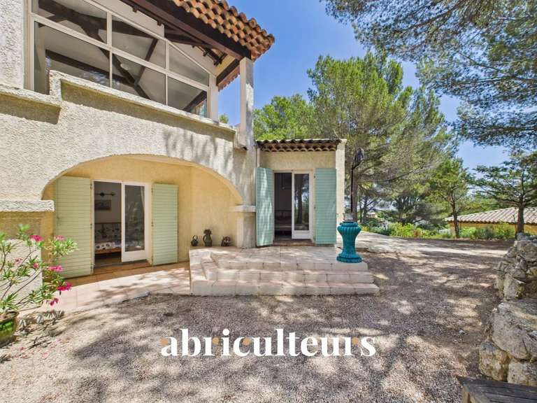 Maison Ventabren - 5 chambres - 284m²