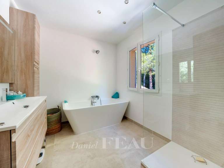 Maison Ventabren - 5 chambres - 289m²