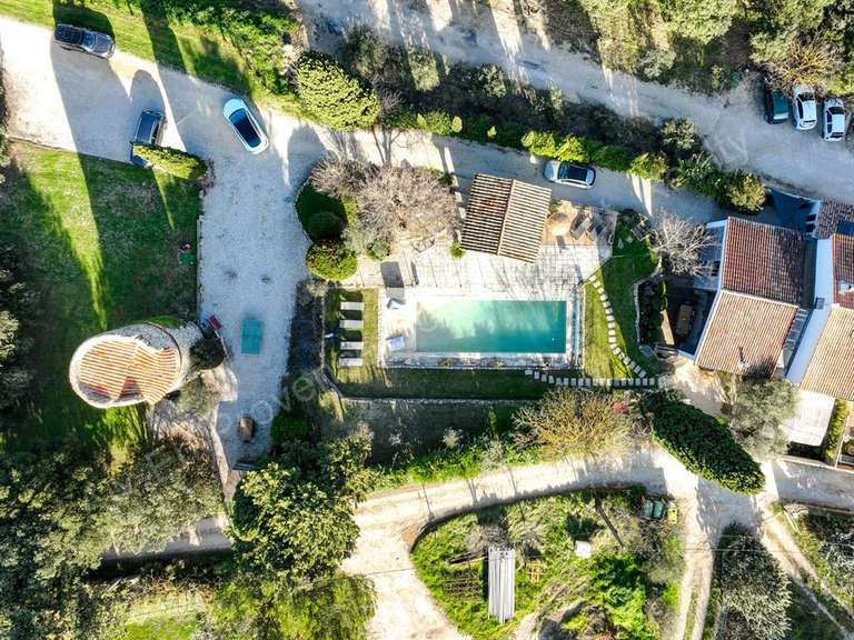 Maison Ventabren - 5 chambres - 247m²