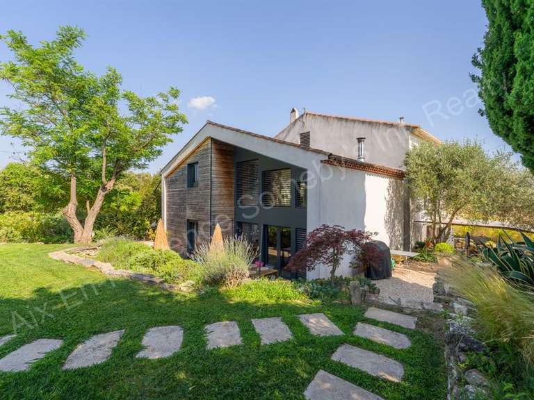 Maison Ventabren - 5 chambres - 247m²