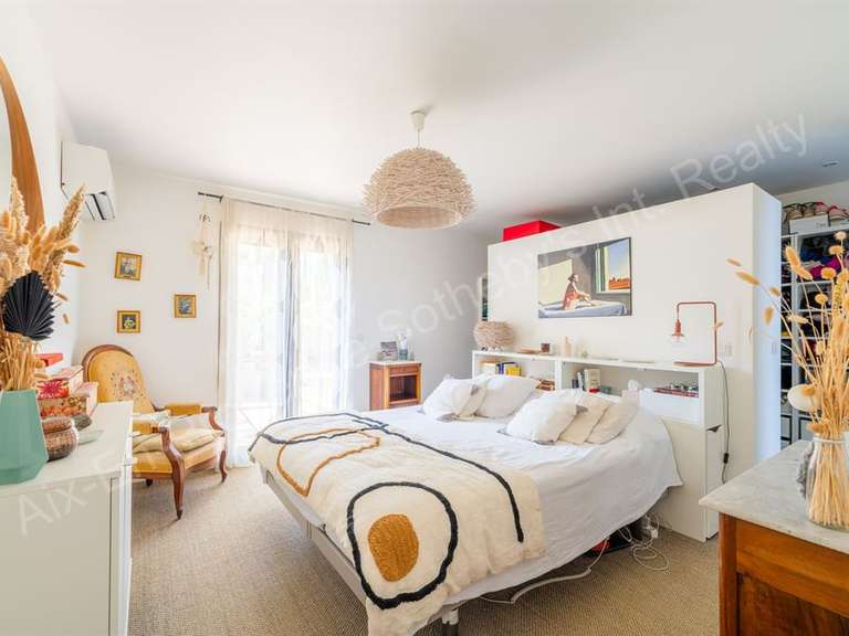 Maison Ventabren - 5 chambres - 247m²