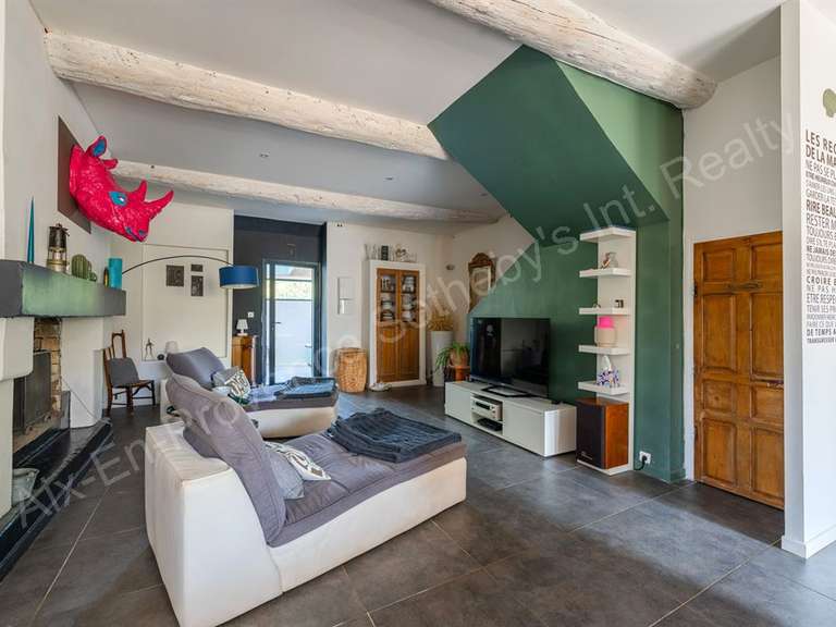 Maison Ventabren - 5 chambres - 247m²