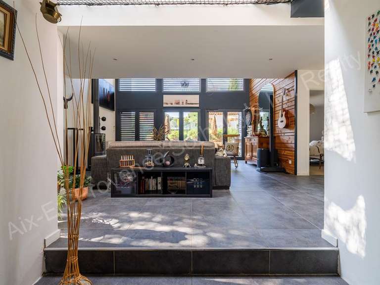 Maison Ventabren - 5 chambres - 247m²