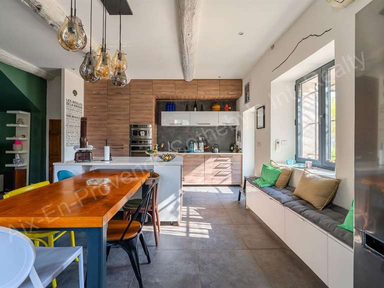 Maison Ventabren - 5 chambres - 247m²