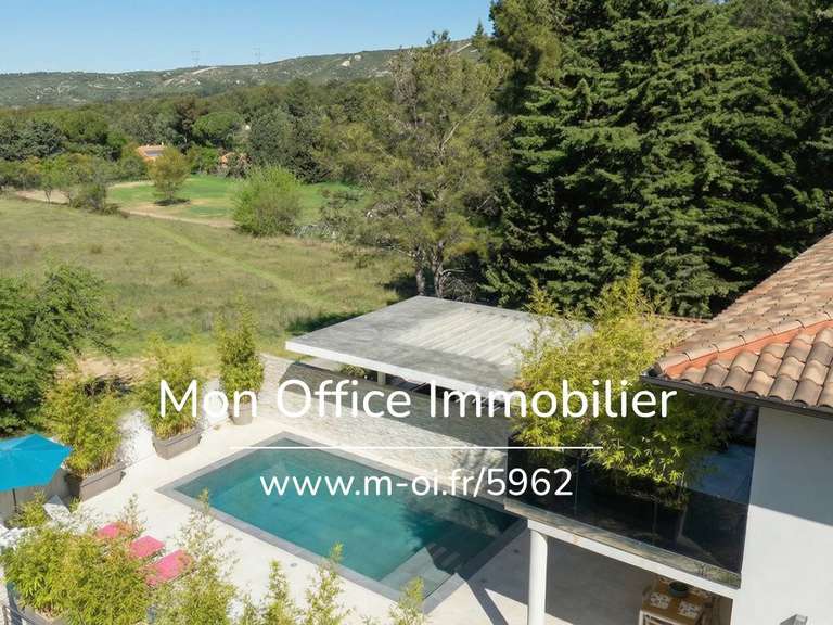 Maison Ventabren - 4 chambres - 180m²