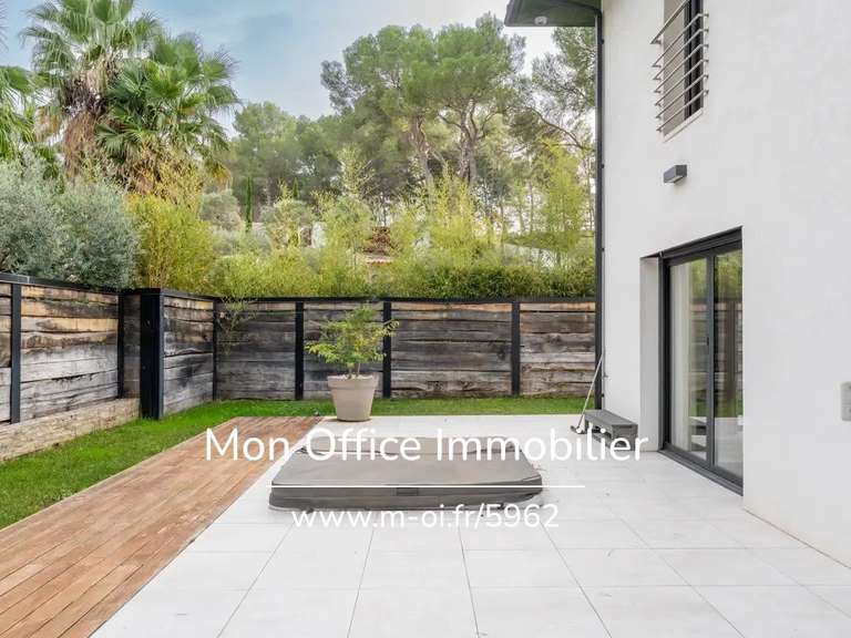 Maison Ventabren - 4 chambres - 180m²