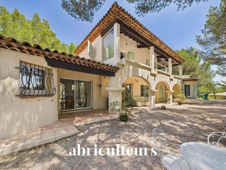 Maison Ventabren - 5 chambres - 256m²