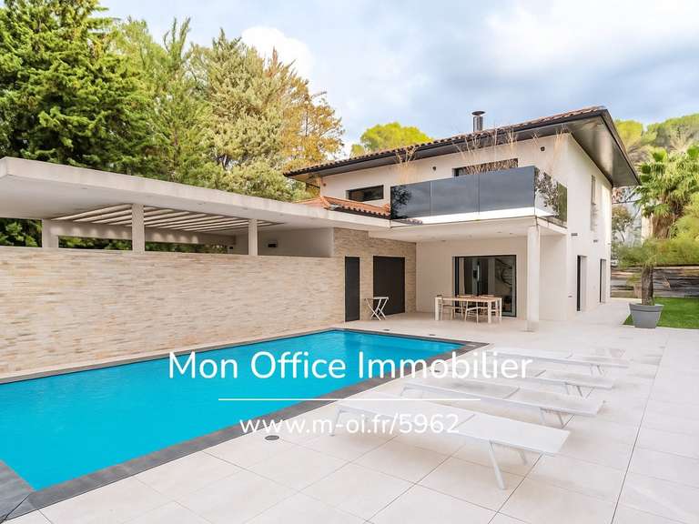 Maison Ventabren - 4 chambres - 180m²