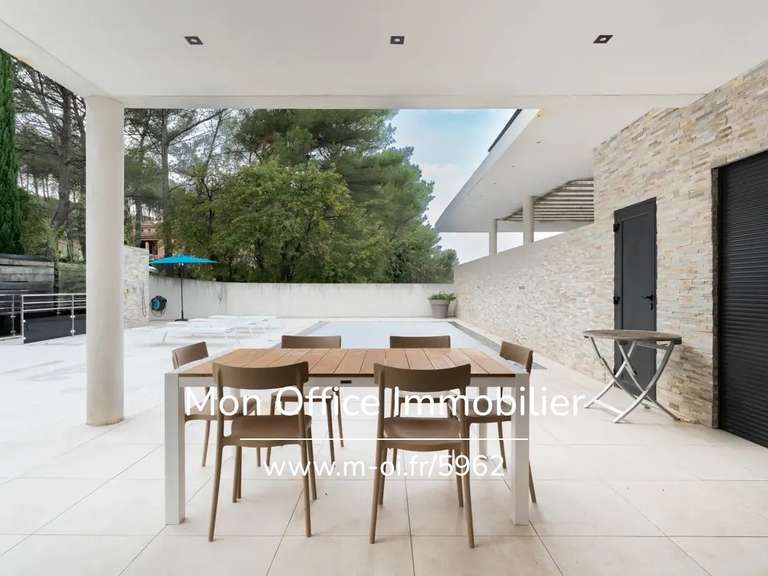 Maison Ventabren - 4 chambres - 180m²