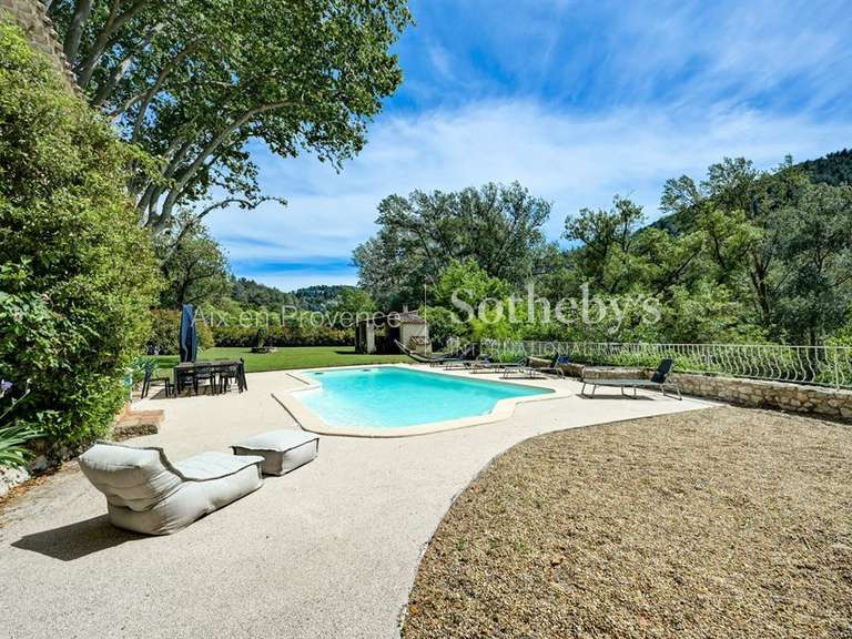 Maison Ventabren - 4 chambres - 218m²