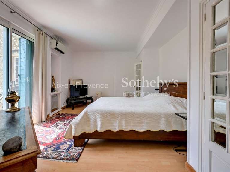 Maison Ventabren - 4 chambres - 218m²