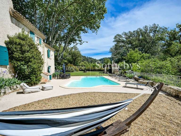 Maison Ventabren - 4 chambres - 218m²