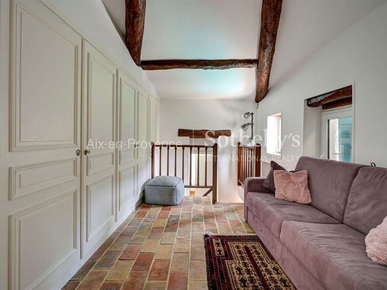 Maison Ventabren - 4 chambres - 218m²