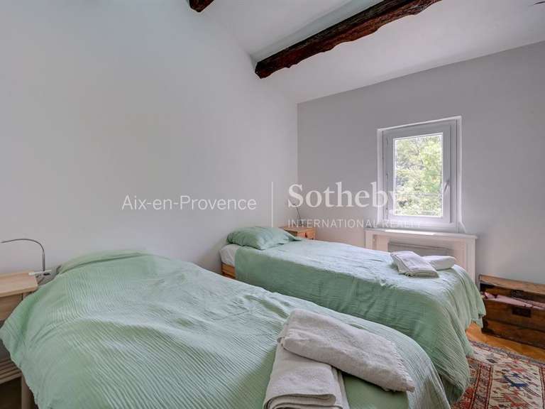 Maison Ventabren - 4 chambres - 218m²