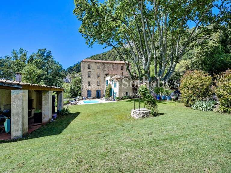 Maison Ventabren - 4 chambres - 218m²