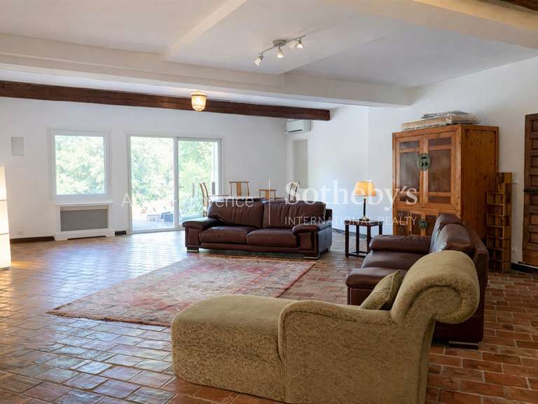 Maison Ventabren - 4 chambres - 218m²