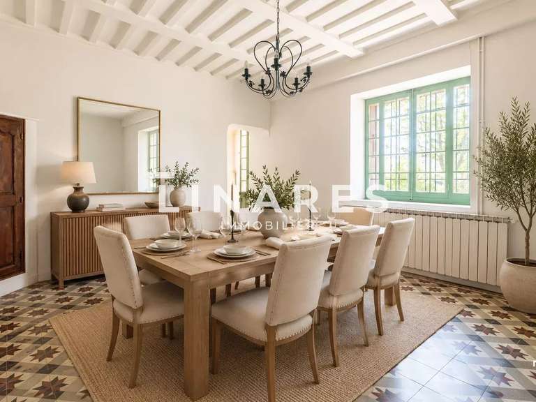 Maison Ventabren - 5 chambres - 263m²
