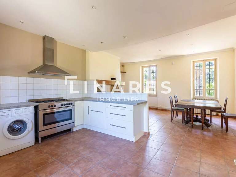 Maison Ventabren - 5 chambres - 263m²