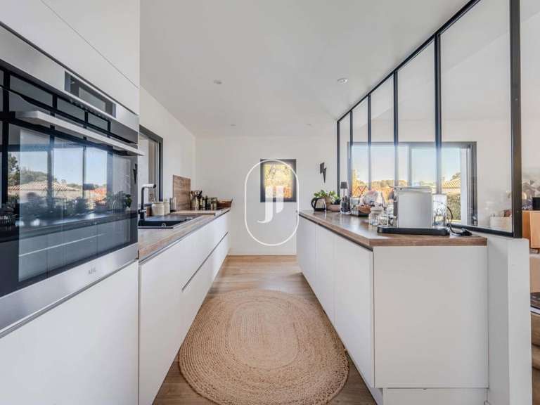 Maison Ventabren - 4 chambres - 162m²