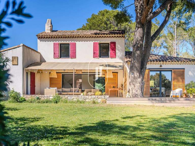 Maison Ventabren - 4 chambres - 162m²