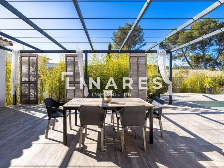 Maison Ventabren - 4 chambres - 192m²